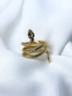 bague serpent cobra artisanale sculptée à la main en France