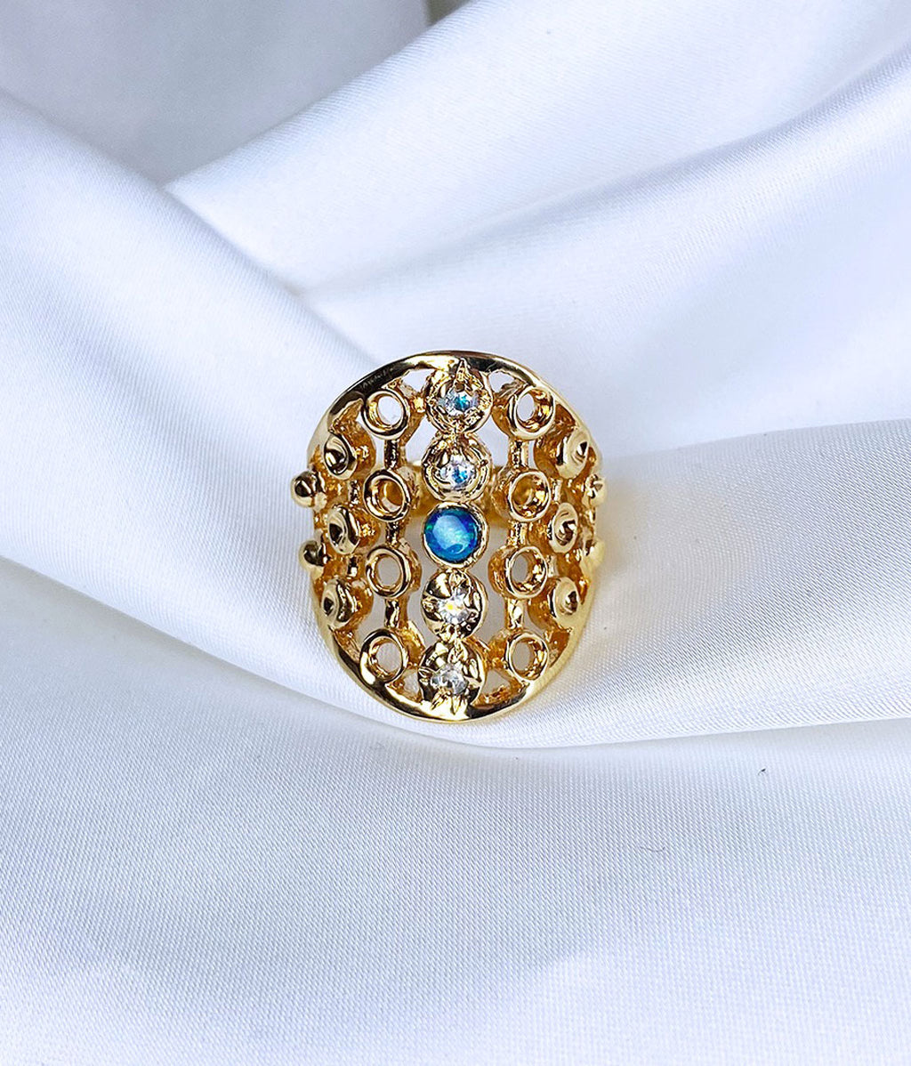 bague large pour femme sertie avec une opale bleu et des zircons joorn bijoux