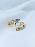 bague croisée asymétrique en pierre de lune et zirconiums sertis à la main