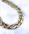 collier Diva modulable en ceinture en grosse maille couleur or jaune